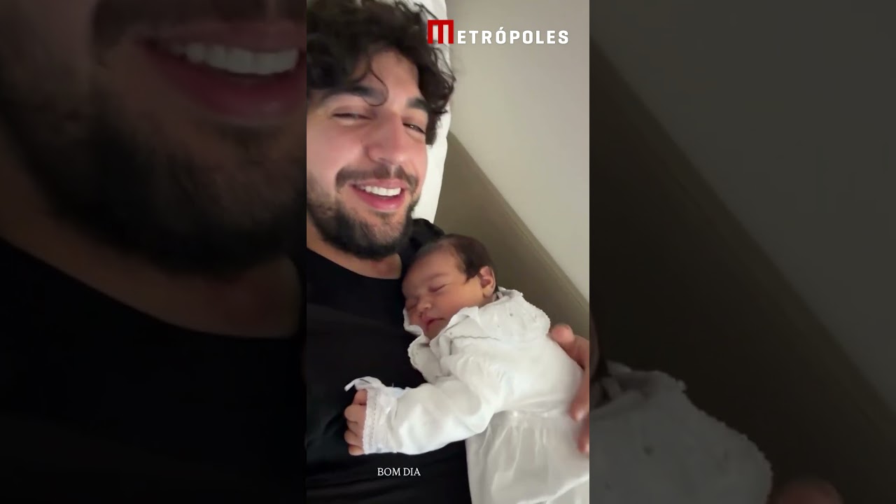 Nattanzinho serve de "cama" para Zuza e baba: "Como não se apaixona?"