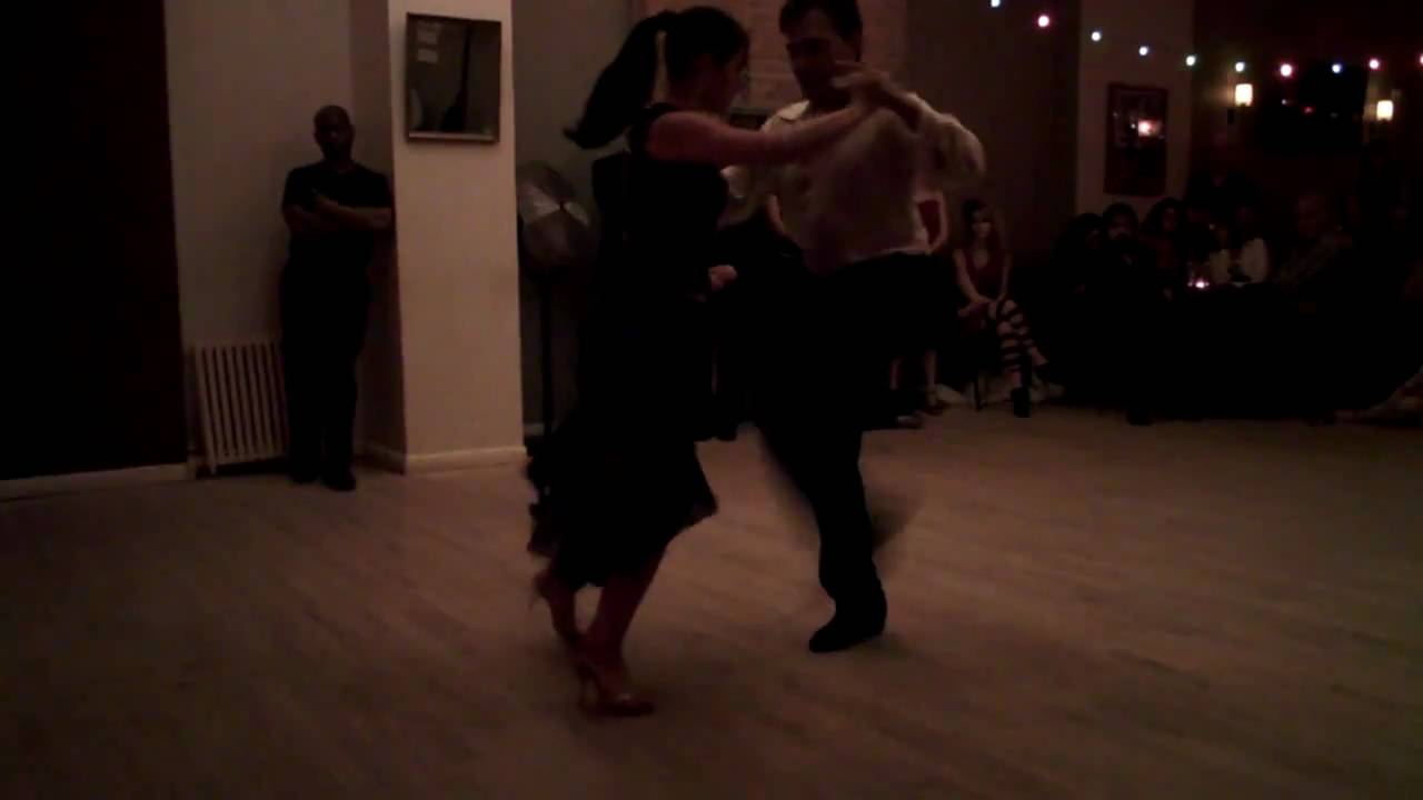 Argentine tango: Oscar Mandagaran & Georgina Vargas - Valsecito de antes