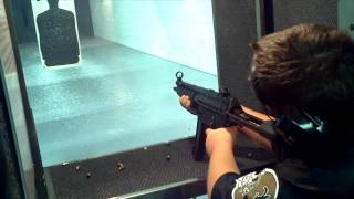 preview picture of video 'Dylan 9 Years old Full Auto MP5'