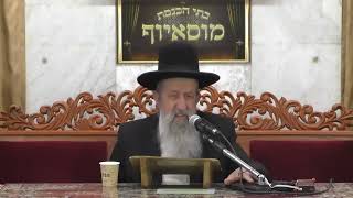 הרב בן ציון מוצפי • שלושת ימי ההגבלה הכנה לחג השבועות סיון תש"פ (הרב בן ציון מוצפי) - התמונה מוצגת ישירות מתוך אתר האינטרנט יוטיוב. זכויות היוצרים בתמונה שייכות ליוצרה. קישור קרדיט למקור התוכן נמצא בתוך דף הסרטון