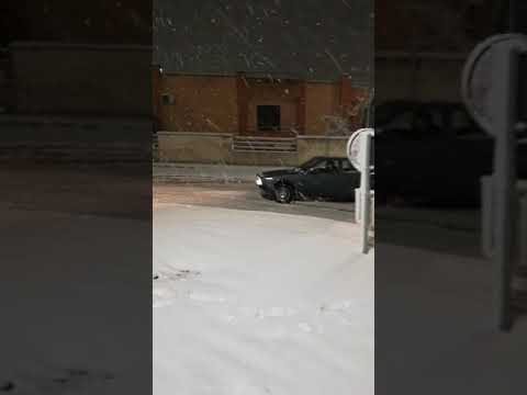 Tutorial come affrontare una rotonda con la neve. Guagnano drifting