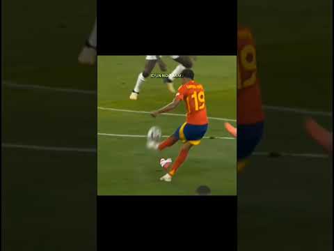 Bro forgot he is only 16 years old☠️🇪🇸👶 #football #futbol #messi #edit #capcut