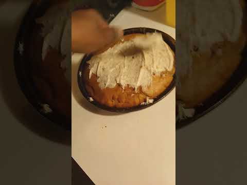 me spreading the icing on my Cinnamon Toast Crunch cake.... #CinnamonToastCrunchIcing