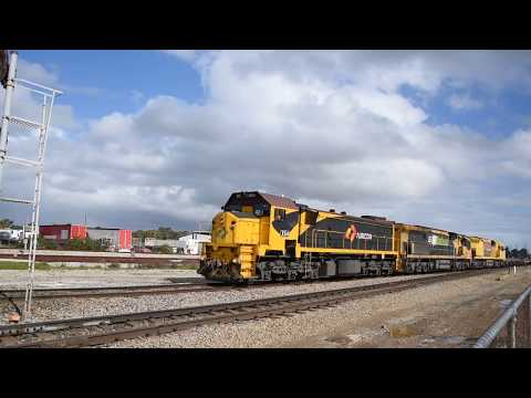 Aurizon freight shuttle for 2PM1 with X54 6005 and 6025