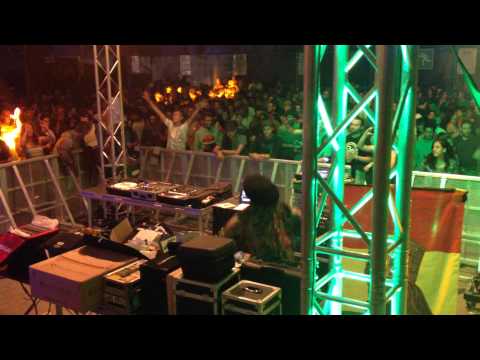 JAH SHAKA plays Tomaski Steppaddict Records @ Reggaebus 2015