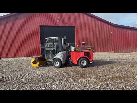 Video: Hako citytrac 4200 tool carrier with broom 1