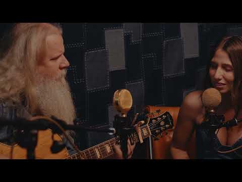 Lily Meola - Never Want This To Change with Jamey Johnson (Live Performance Video)