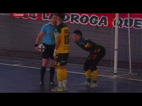 Futsal Nutshot. Argentine League. Pacifico vs. Nueva Estrella. 27/11/2022. Pelotazo en los huevos.