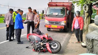 Download lagu KECELAKAAN PARAH BULAN RAMADHAN || PELAJAR MENABRAK TRUK PERTAMINA DI NGANTRU TULUNGAGUNG mp3