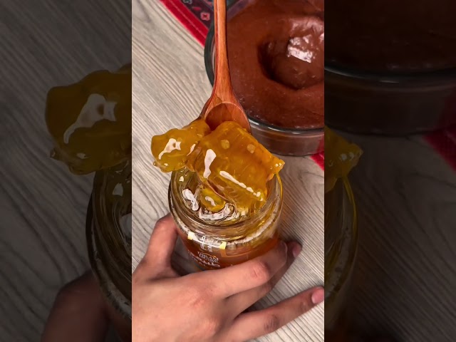 عسل طبيعي مع الشمع 2 كيلو (4 عبوة 500 جم)