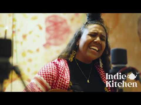 Desirée Dawson - Mountain Tops (Indie Kitchen Sessions at Strongroom Studios)