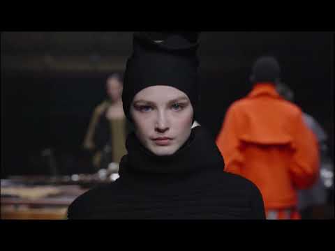 Issey Miyake women's autumn winter 2023-24 fashion show