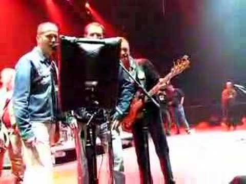 The Police 2008-06-12 Zurich soundcheck party 6/7