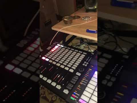 Akai Force vs maschine mk3