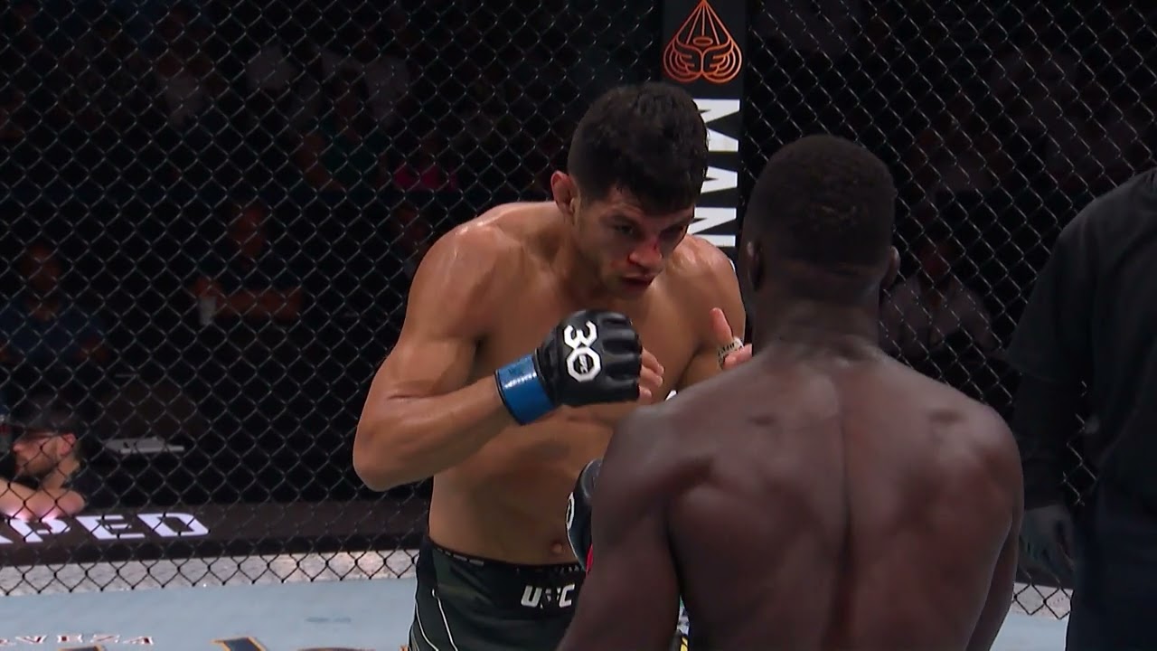 #UFCVegas110 Onama Finaliza a Santos