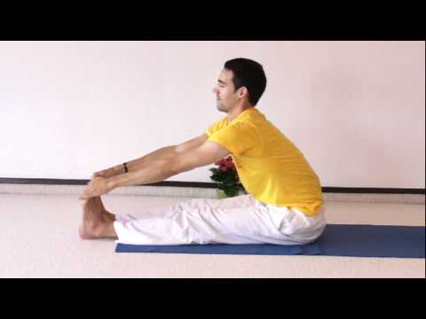 Yogastunde fordernd und dynamisch - fortgeschrittene Mittelstufe