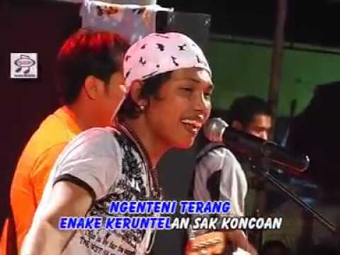 Dani Gumintang - Sorone Dadi Bujangan [Official Music Video]