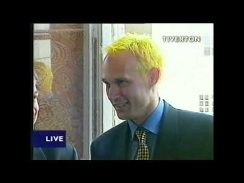 Tiverton Town FC bringing the FA vase home in 1999