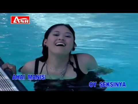 Di Basah-Basah Bibir / Latief Khan