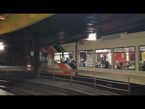 RNV-Linie 7 verlässt die Haltestelle "LU Rathaus"