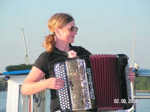 Weltmusik mit Akkordeon aus Berlin • Flambée Montalbanaise • Künstlerportal artistenfuerdich.at
