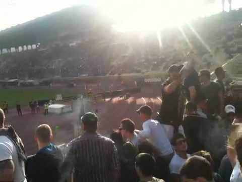 Beata Gioventù ultras Bologna esulta al gol