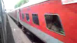 preview picture of video 'Marusagar crossing for Rajdhani in Kudal on KR (2012 June)'