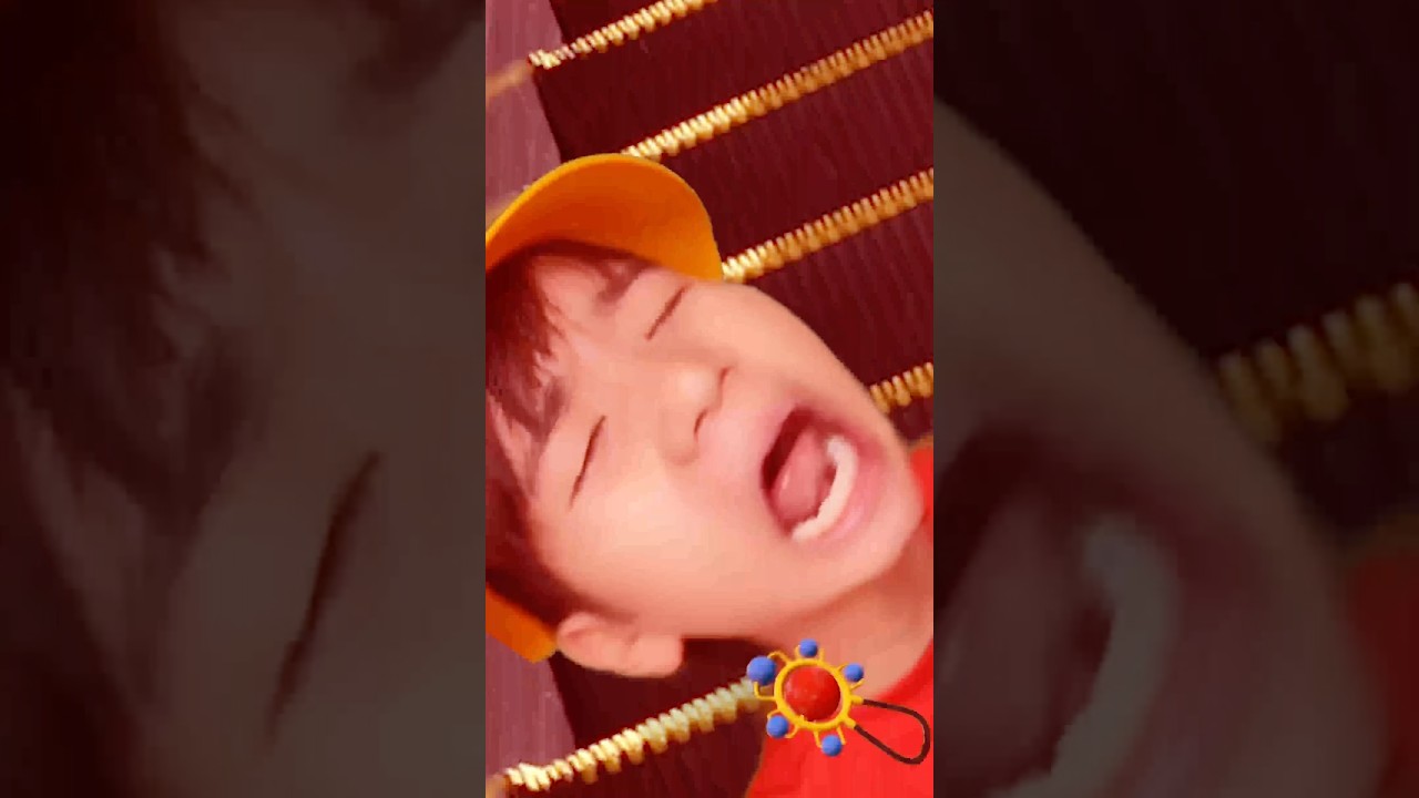 エスカレーターから子どもが落ちた？ #shorts