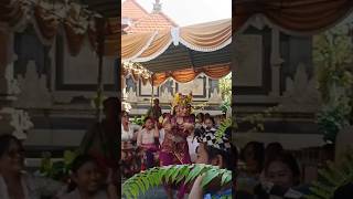 Download lagu Joged Bungbung Beraban Tabanan #joged #jogedbungbungterbaru #bali #baliceremony mp3