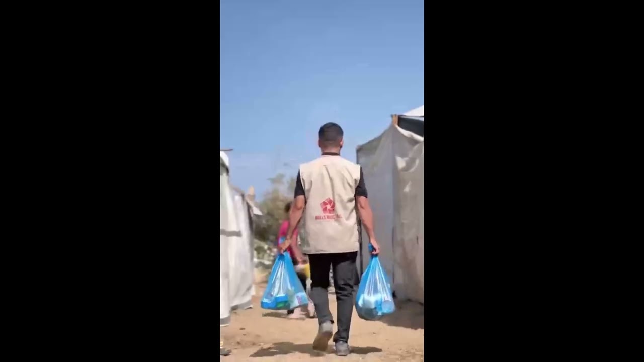 The second initiative within a week is the initiative to distribute food parcels to the displaced in the central Gaza Strip | walls must fall