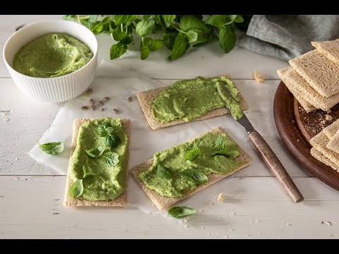 Crispbread with Pea Hummus (gluten free & BIO)