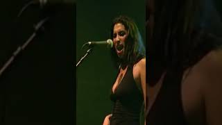 Amy’s unforgettable performance of "Stronger Than Me" at live at V Festival in 2004  💓 #Frank20