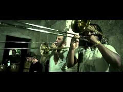 La Más Linda - Take Two Bros (letra)