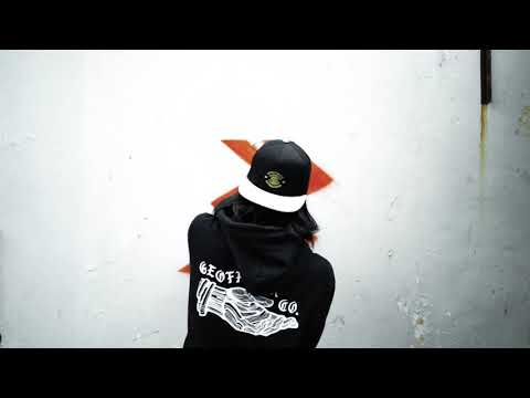 Geoff Max : Identity