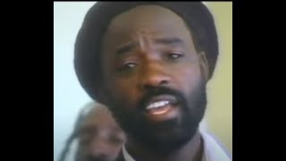 Download lagu Isaac Chirwa   Uthando Kuwe mp3