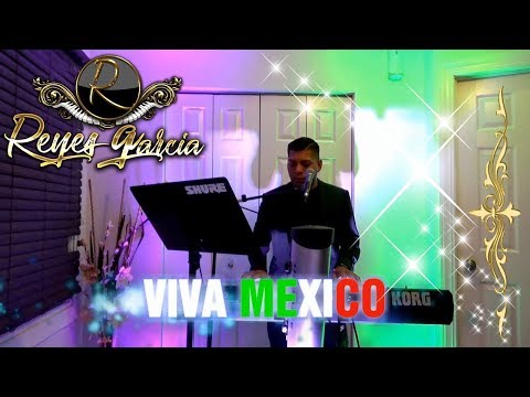 Tecladista de Chicago Reyes Garcia tocando Cumbias guapachosas en vivo 773 603 7067