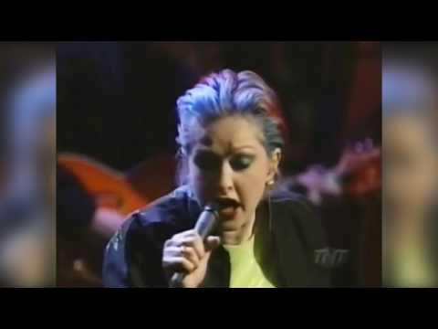 Cyndi Lauper - 2000 Carey (Tribute to Joni Mitchell)