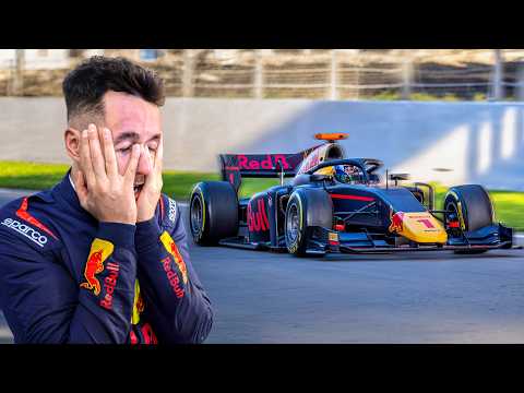 PILOTO UN F2 DE RED BULL