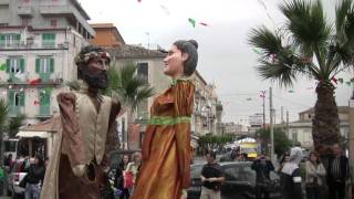 preview picture of video 'Raduno dei giganti a Tropea - 2 maggio 2011'