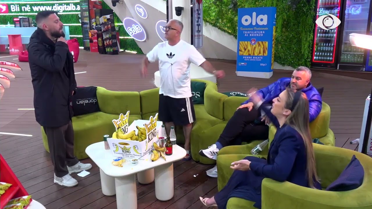 Kush je ti?/ Juela vijon debatin me Artanin, ndërhyn Miri dhe Rogerti