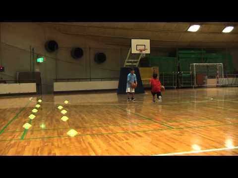 バスケ　小学生のドリブル練習