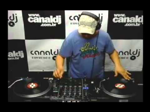 DJ Christian Pinheiro ( Classics Underground 90 ) no Canal DJ