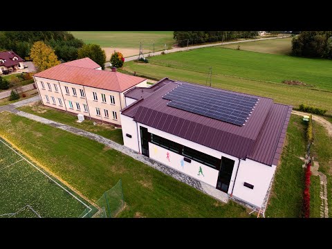 Nadanie sztandaru SP im. Stefana Żeromskiego i otwarcie sali gimnastycznej w Szulmierzu