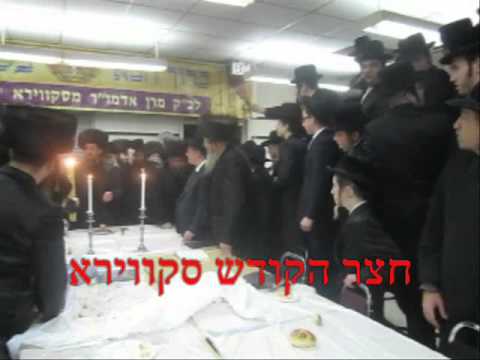 Skver BP In Toronto 5772 Making Havdalah