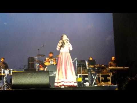Shreya Ghoshal - Sun Raha Hai(Aashiqui 2) live in Holland 31st May 2014