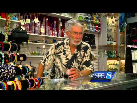 Glass pipes aren't drug paraphernalia, court rules