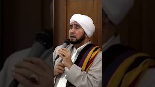 Download lagu Ayah Habib Syech selalu nangis kalau membaca surat ini #shorts #haul #sholawat #solo mp3