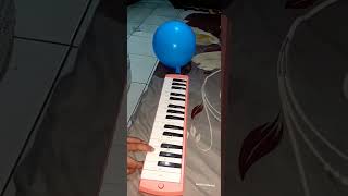 Download lagu Coba belajar pianika pakai balon #shorts mp3