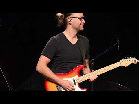 "B ON MANHATTAN" - PERFORMANCE VIDEO