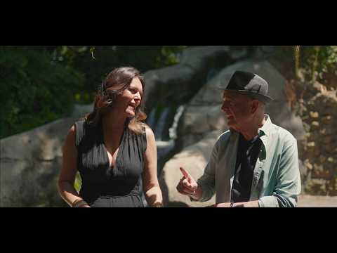 Moliendo Café - French Latino  (Official Clip )